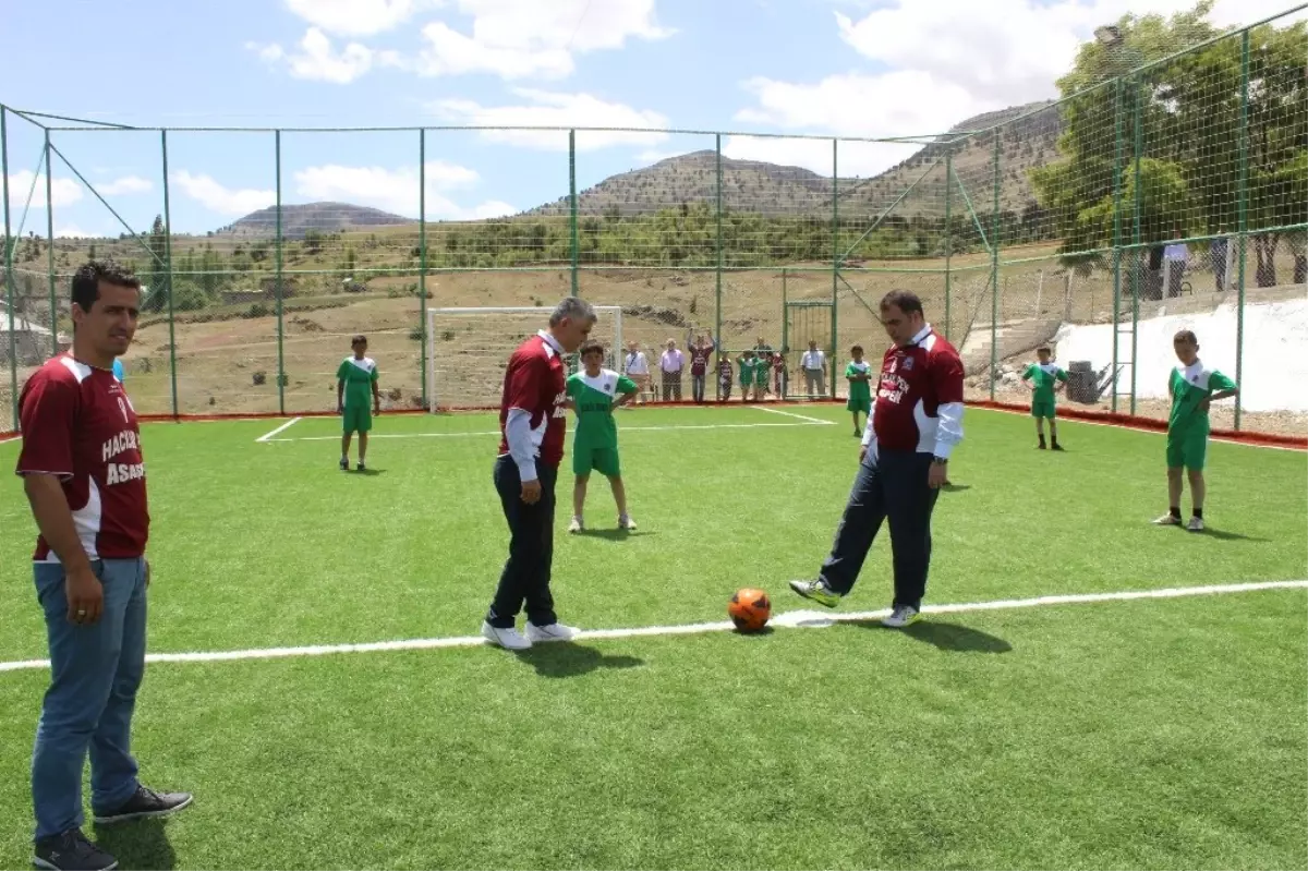 Bozkır Kaymakamı Demir Öğrencilerle Maç Yaptı