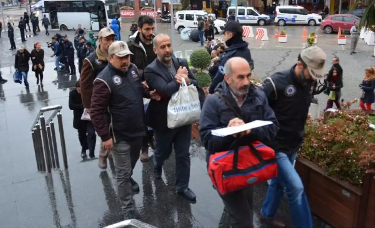 Bursa\'da Gözaltına Alınan 9 Hdp ve Dbp\'li Adliyede