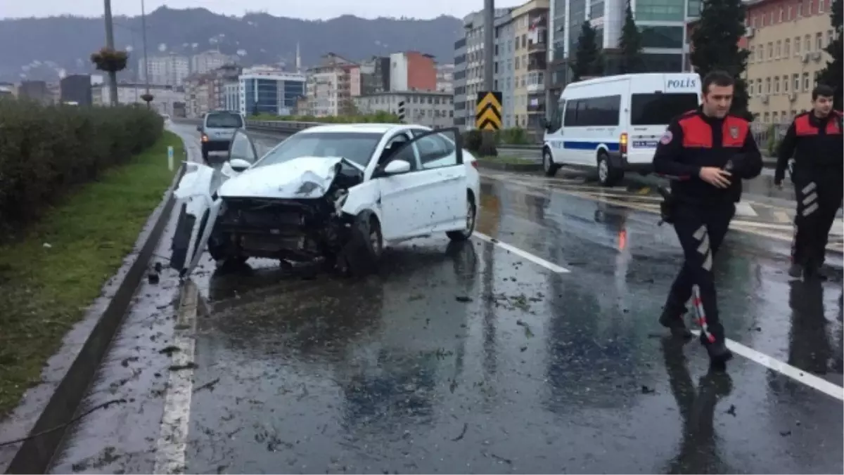 Çaykur Rizesporlu Kweuke Trafik Kazası Geçirdi