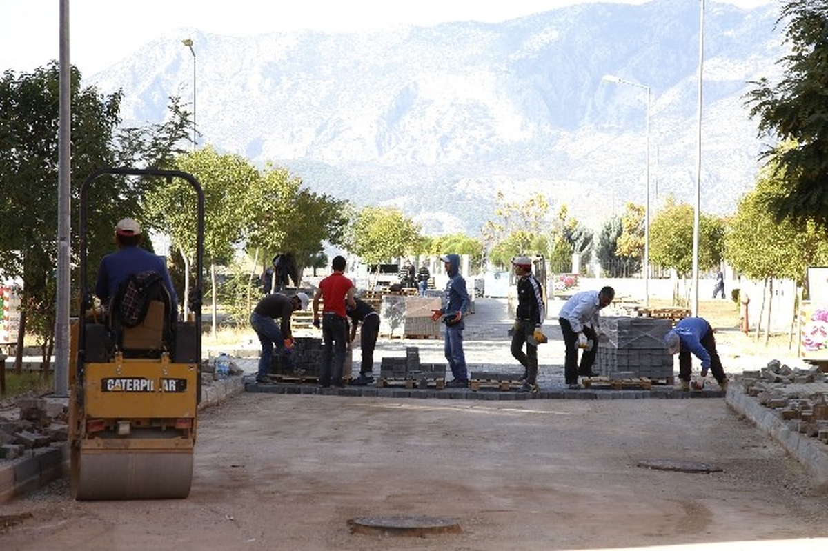 Döşemealtı Belediyesi\'nden TOKİ\'ye 2 Bin 500 Metrekare Parke Yol