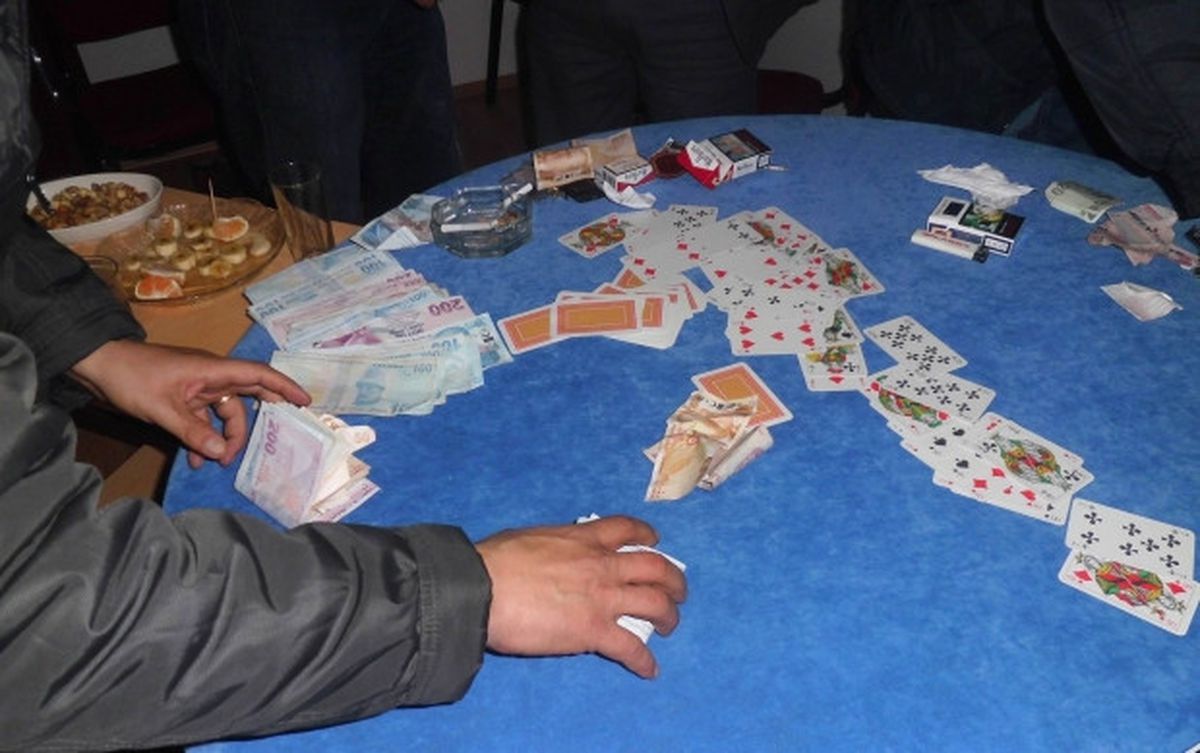 Eskişehir\'de Dernek Lokaline Kumar Baskını