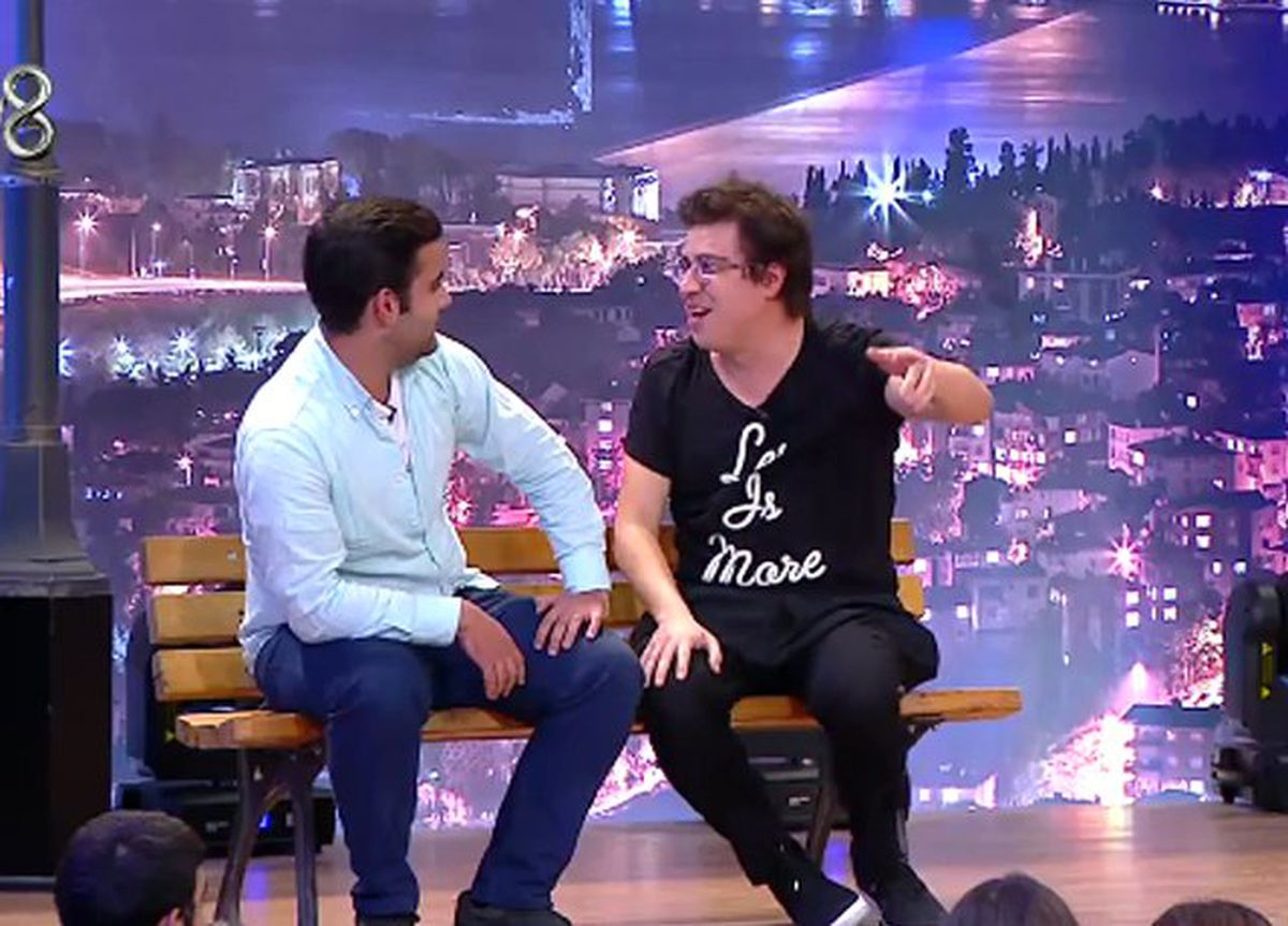 İbrahim Arkadaşının Sevdiği Kızla Çıkarsa...