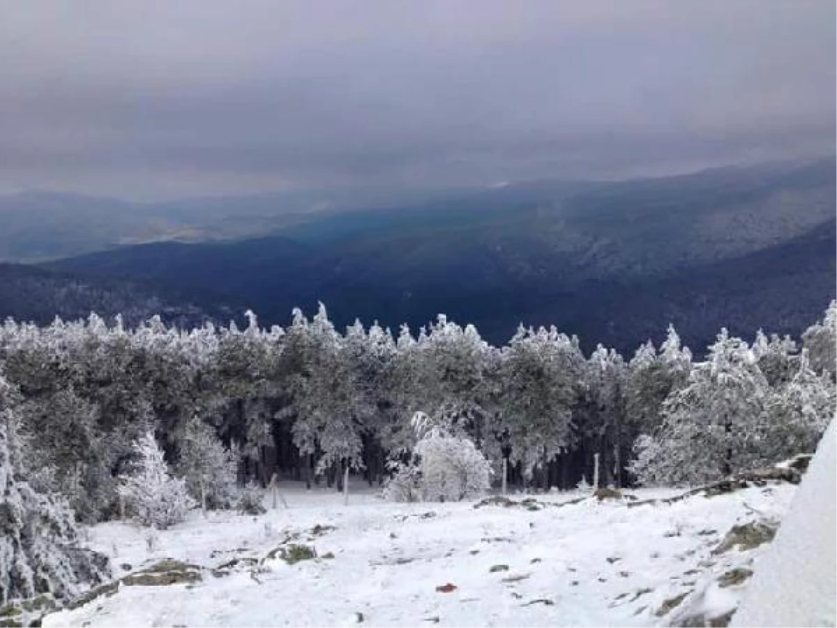 Kazdağları\'na Mevsimin İlk Karı Düştü