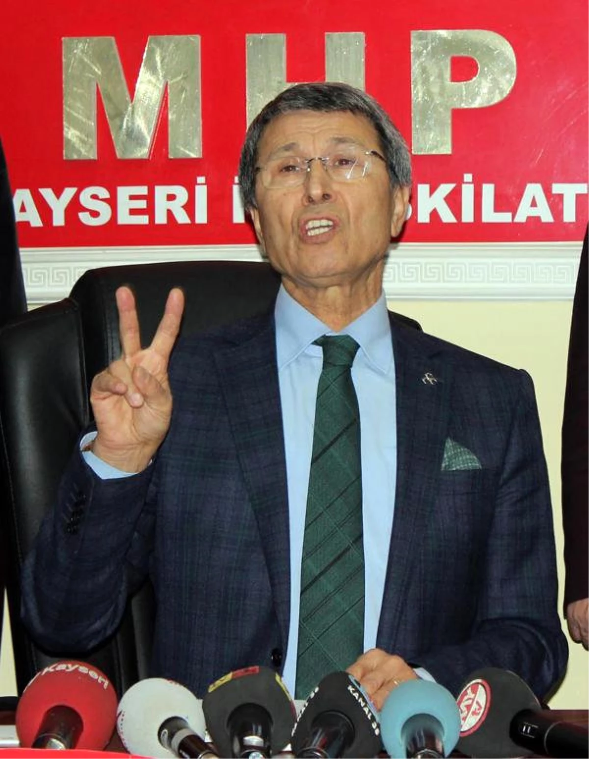 MHP\'li Halaçoğlu: Cumhurbaşkanı İtiraf Etti