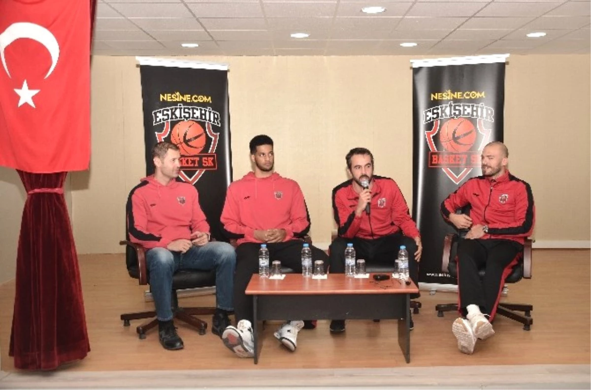 Nesine.com Eskişehir Basket Oyuncuları Panele Katıldı