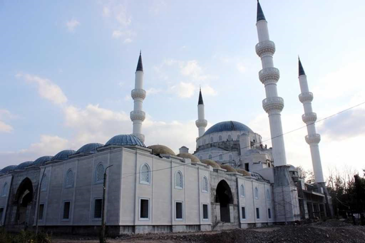 Orta Asya\'nın En Büyük Camisinin İnşaatında Sona Gelindi