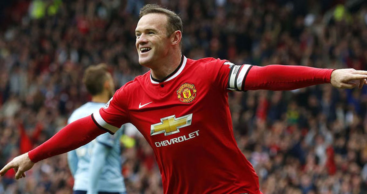Partiye Giden Rooney Zil Zurna Sarhoş Oldu, 2 Kadınla Samimi Pozlar Verdi