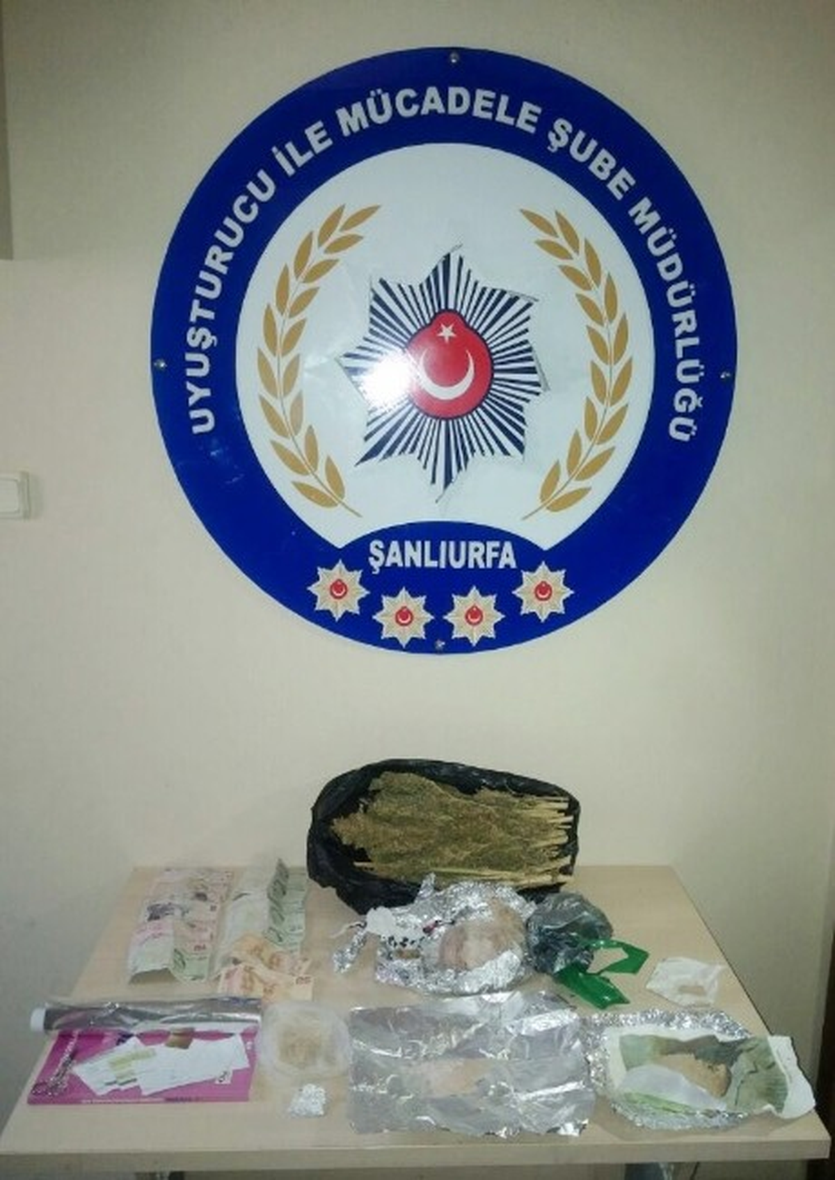 Şanlıurfa\'da Uyuşturucu Operasyonu: 2 Gözaltı