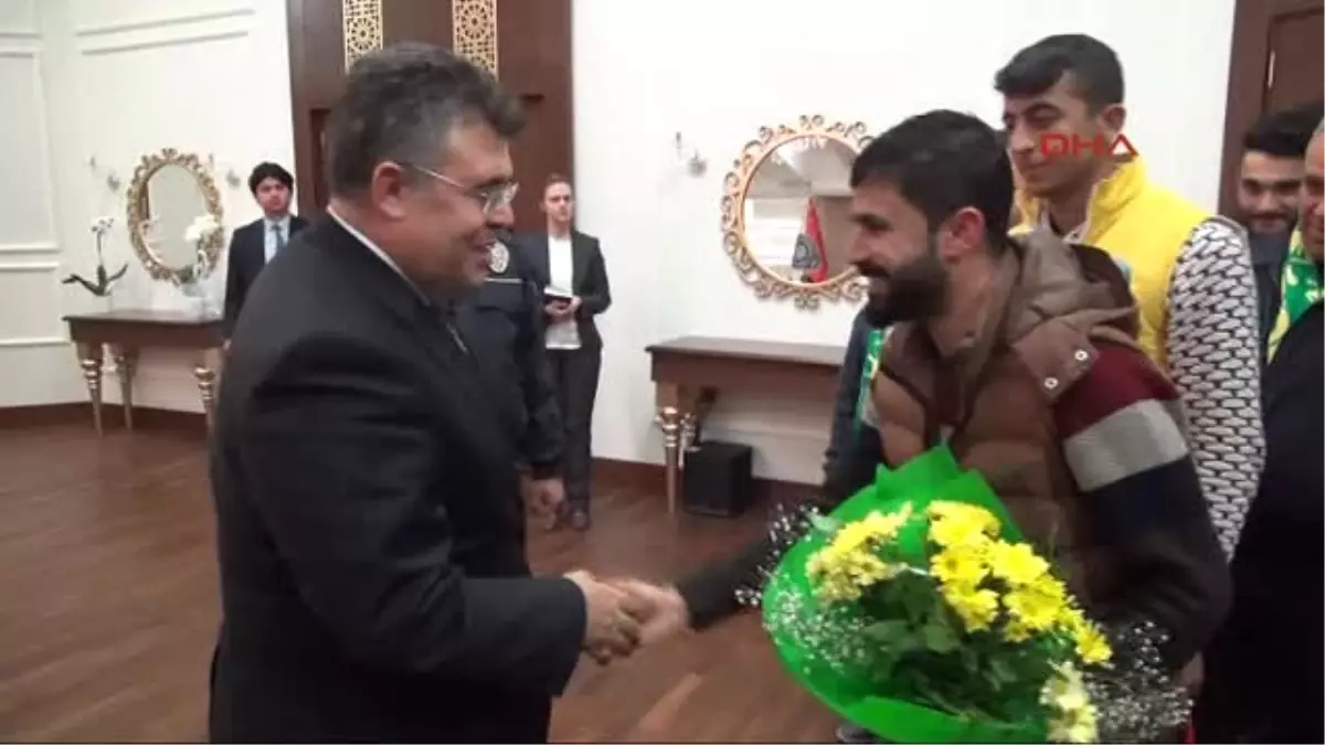 Şanlıurfaspor Taraftarından Tipioğlu'na Forma