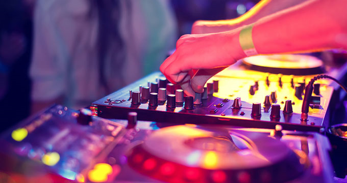 Skandal! Barda Kimseye Aldırmadan Cinsel İlişkiye Girdiler