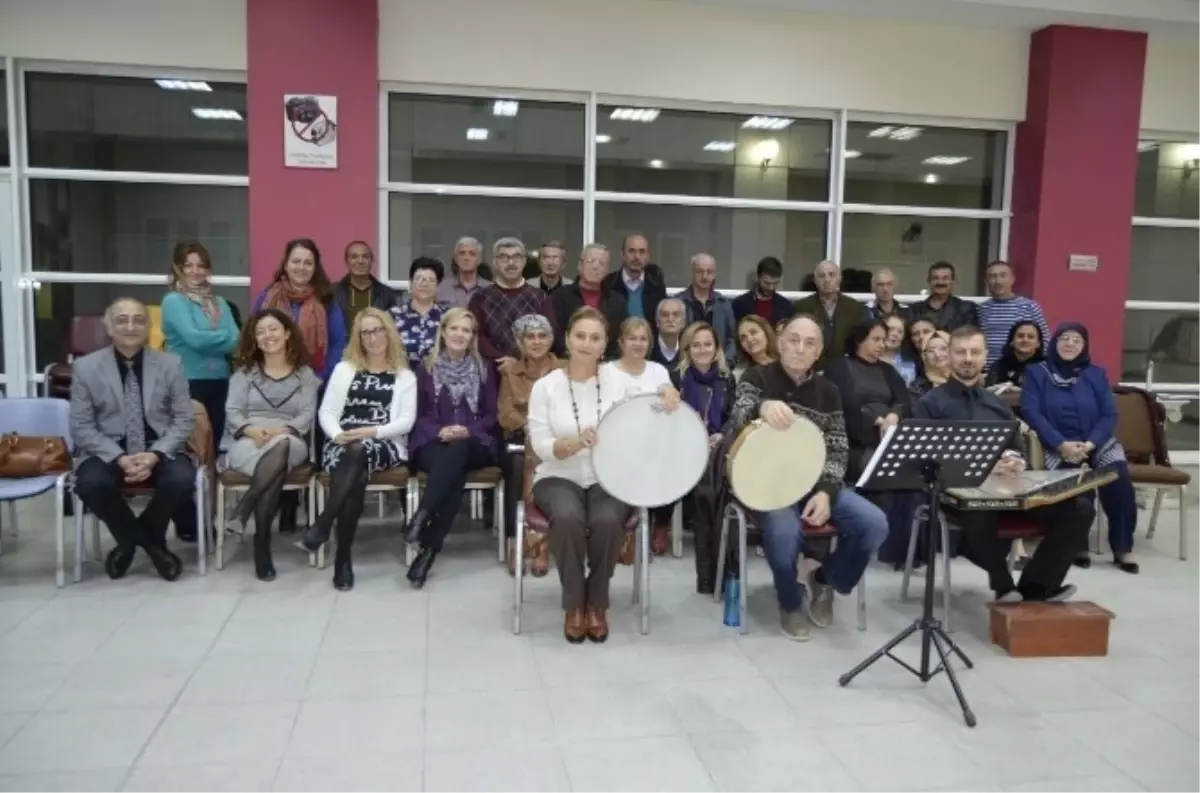 Türk Sanat Müziği Korosu Çalışmalarını Sürdürüyor