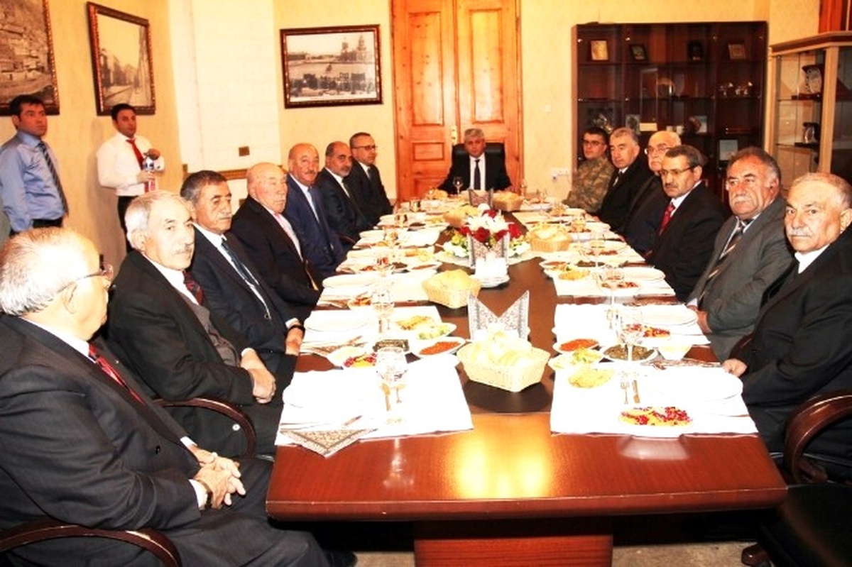 Vali Doğan, Kanaat Önderleriyle Bir Araya Geldi