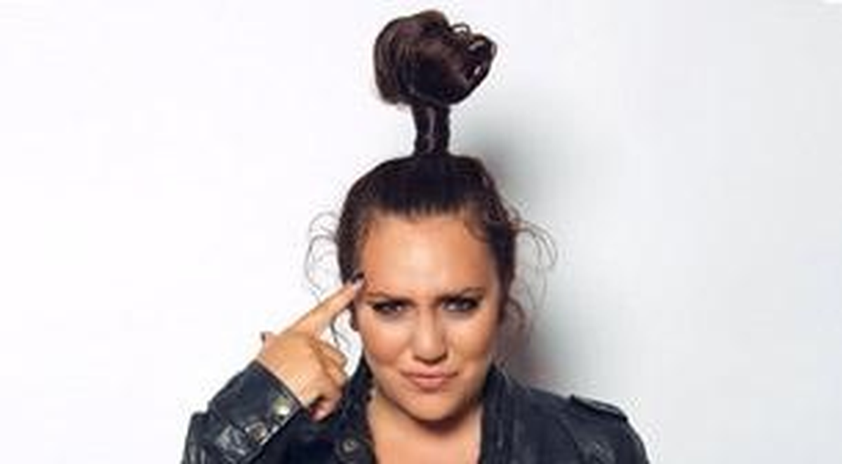 Yasemin Şefik "Beni Bilirsin!, Arkandan Konuşmam!"