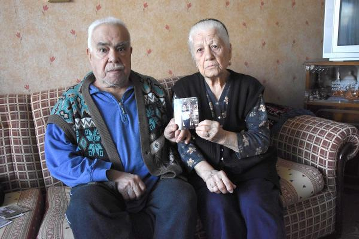 Yaşlı Çift Yatalak Çocuklarının Bakımı İçin Yardım İstedi