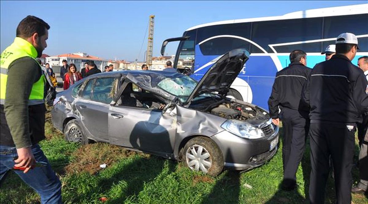 Bandırma\'da Trafik Kazası: 2 Yaralı