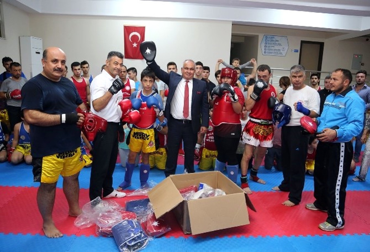 Başkan Tollu\'dan Sporculara Moral Ziyareti