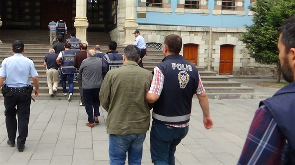 Bolu\'da 9 Fetö Şüphelisi Öğretmen Adliyeye Sevk Edildi