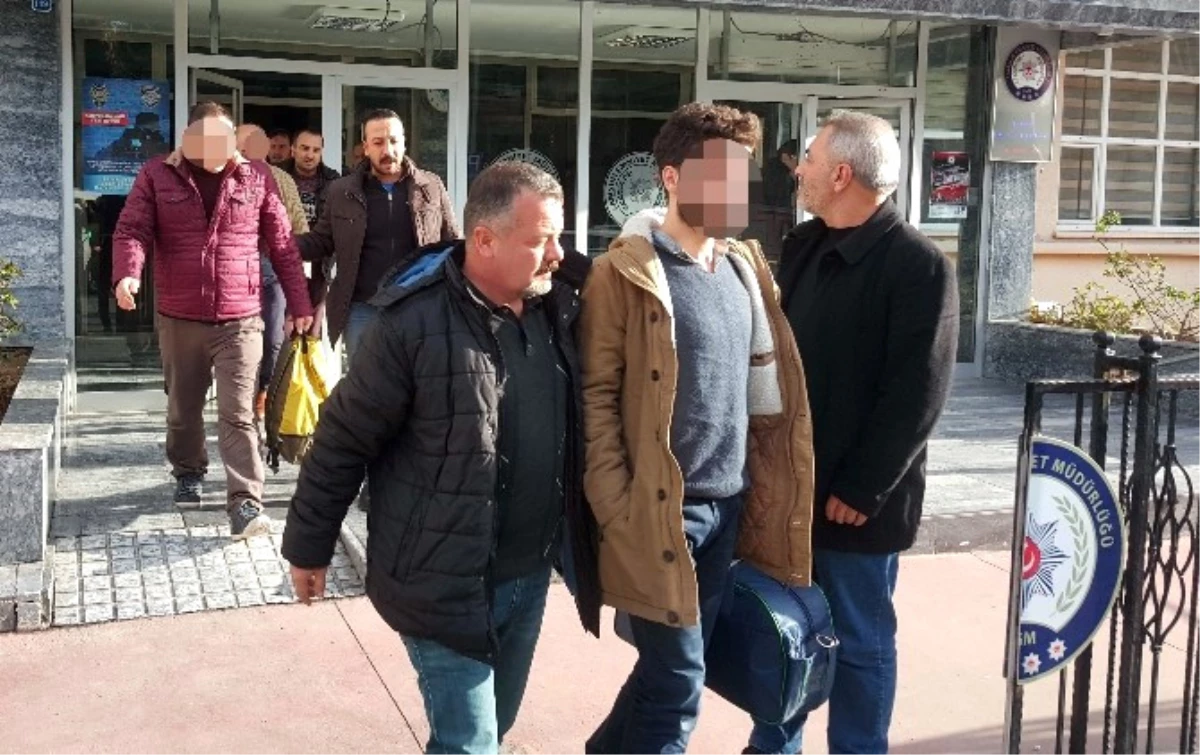 Bylock\'tan Gözaltına Alınan 4 Kişi Adliyeye Sevk Edildi