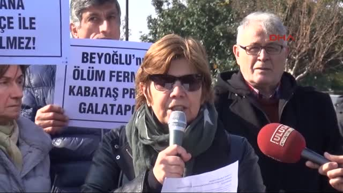 Cihangir\'deki Roma Parkı Için Ibb Önünde Eylem