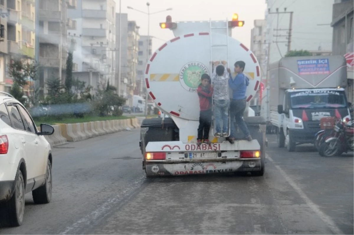 Cizre\'de Çocukların Tehlikeli Oyunu