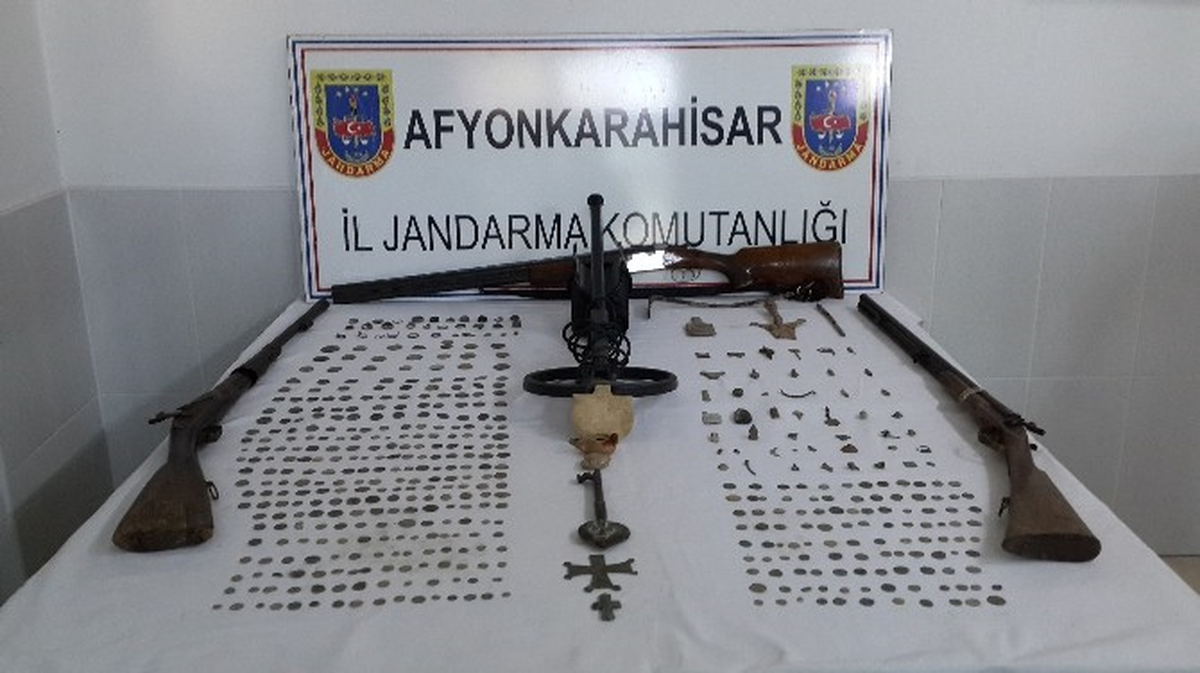 Define Acılarına Jandarma Baskını