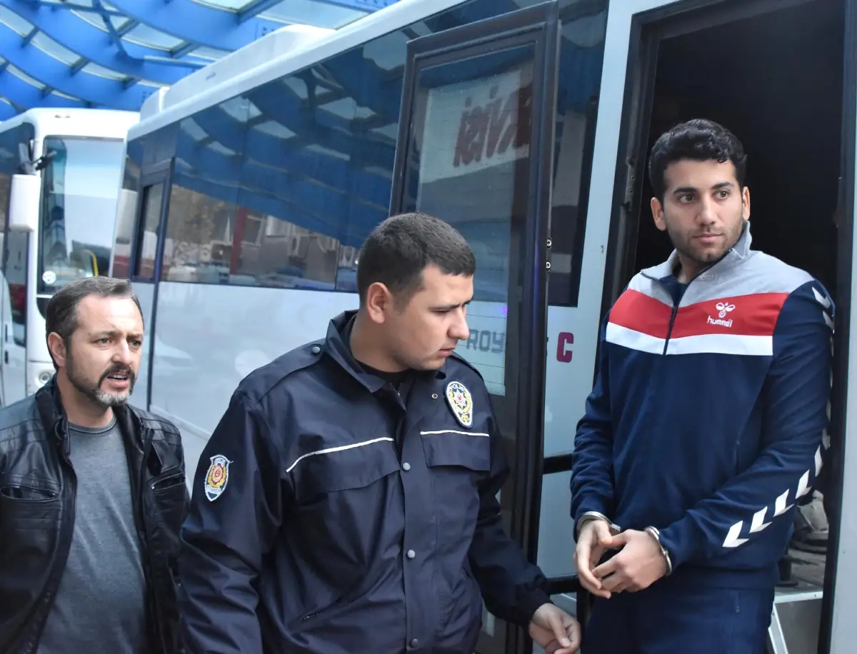 Dha Yurt;konya\'da Fetö Operasyonunda 15 Pilot Tutuklandı