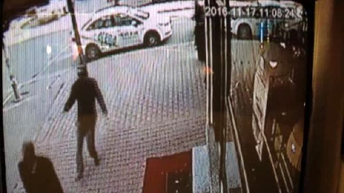 Esenyurt\'taki Silahlı Saldırı Güvenlik Kamerasında: 1\'i Ağır 3 Yaralı