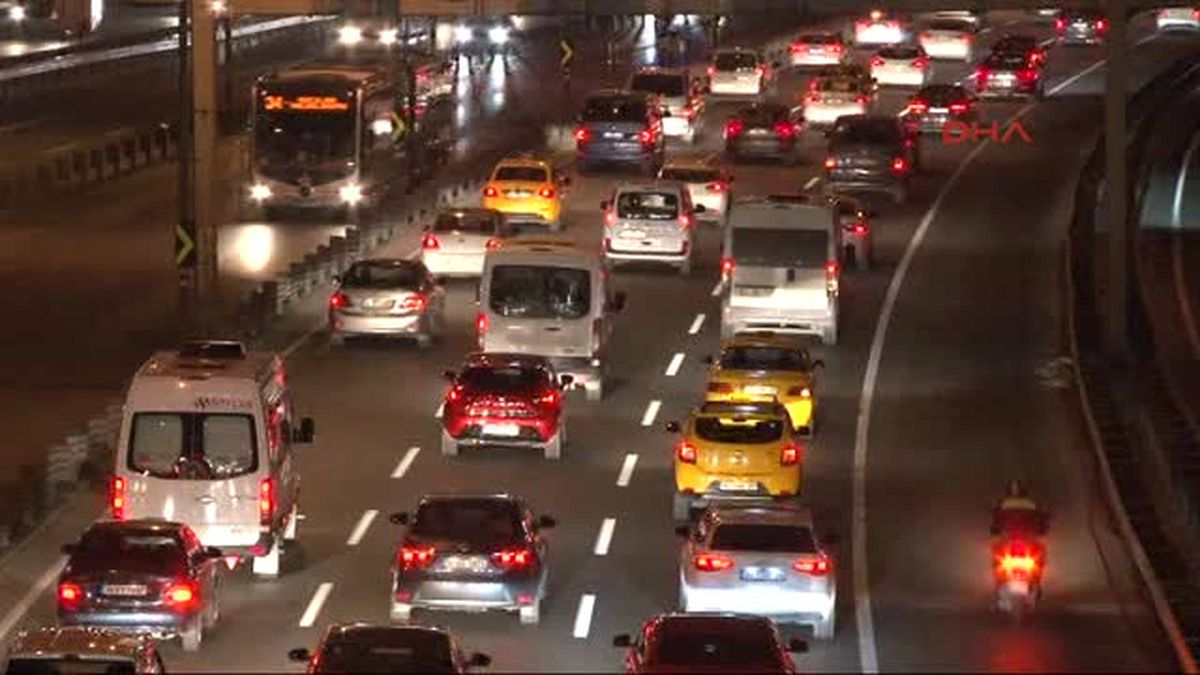 Istanbul\'da Trafik Yoğunluğu...