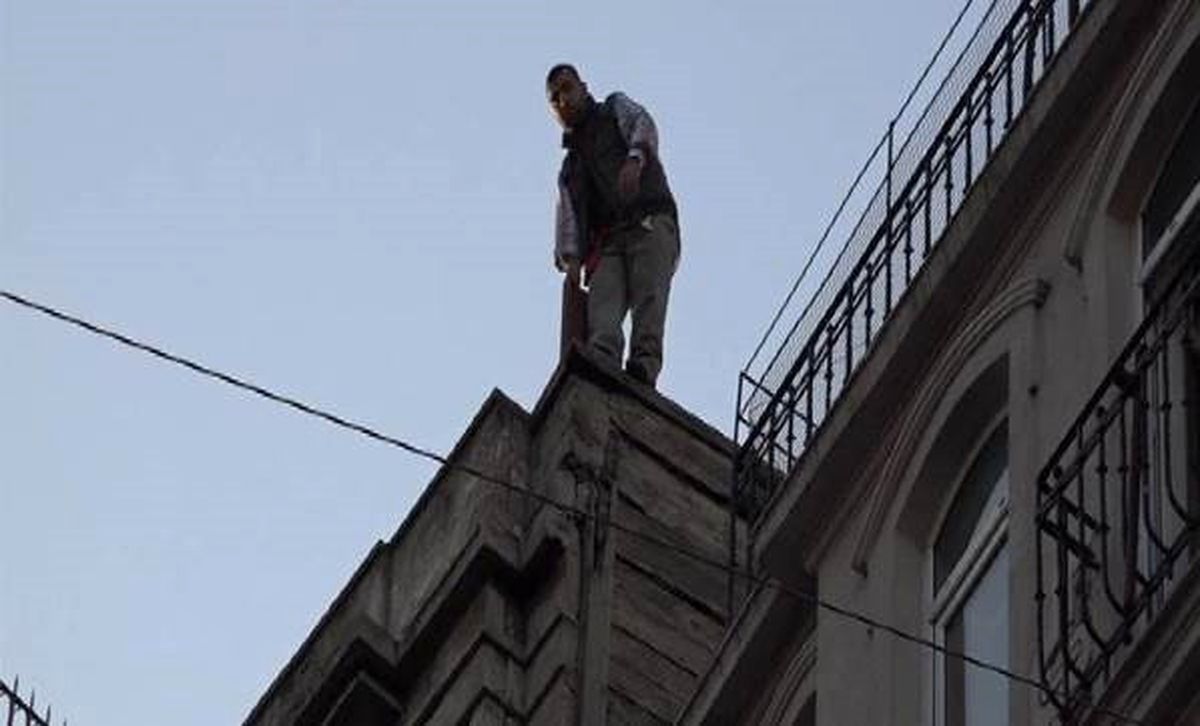 İstiklal Caddesi\'nde İntihar Girişimi Hareketliliği (2)