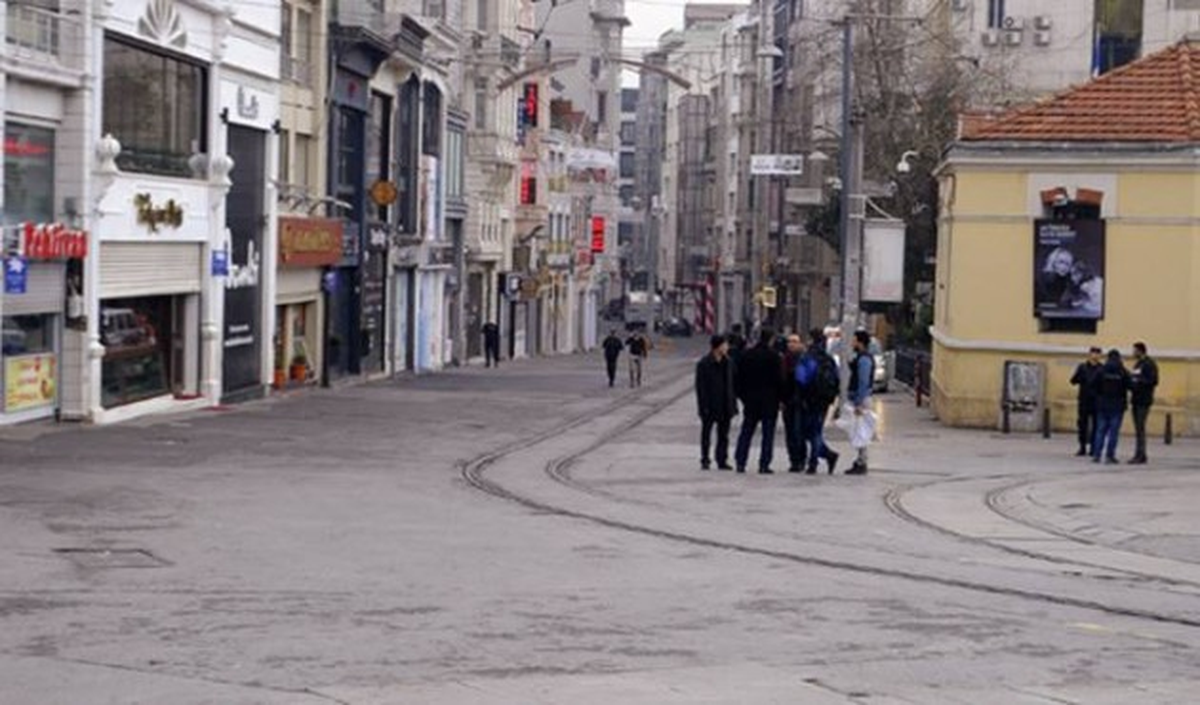 İstiklal Caddesi Yaya Trafiğine Kapatıldı