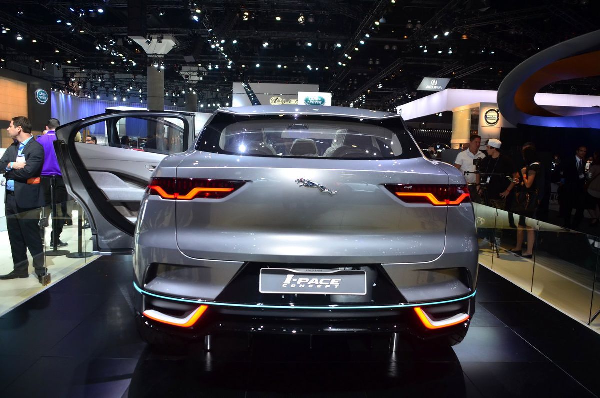 Jaguar I-Pace Concept Los Angeles Motor Show\'da Sahne Aldı