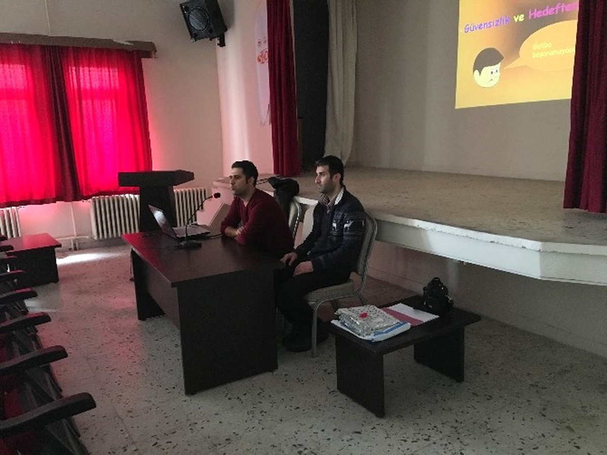 Kahta Halk Eğitim Merkezinde Öğrencilere Rehberlik Semineri Verildi
