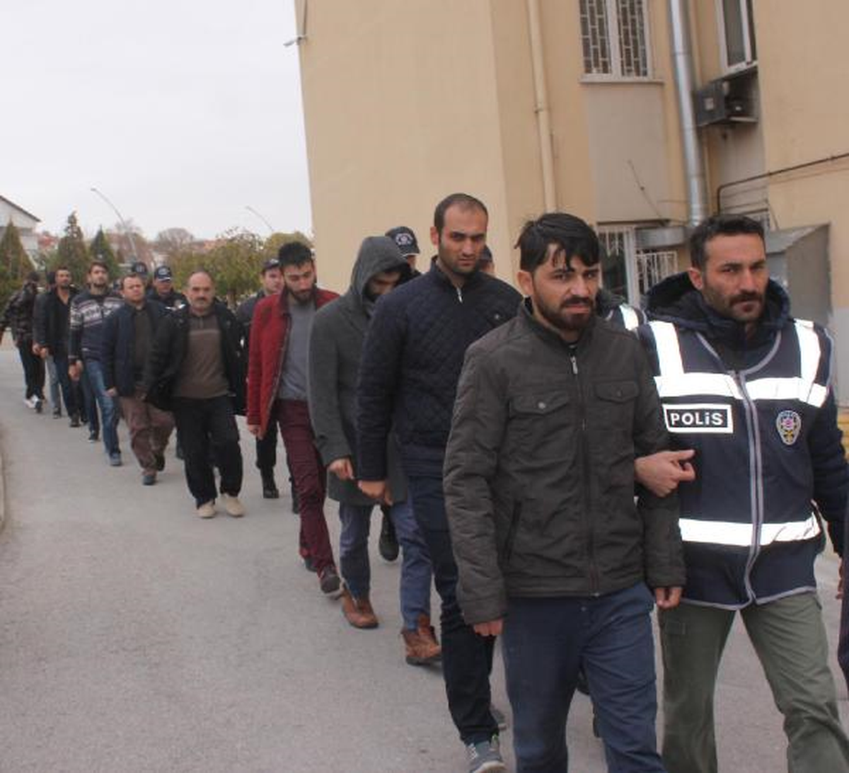 Karaman\'da Fetö Operasyonunda 12 Şüpheli Serbest