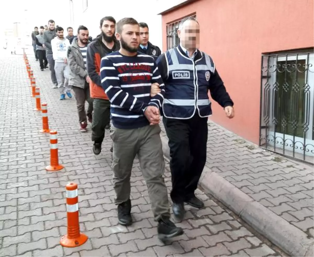 Kayseri\'de Deaş Şüphelisi 12 Kişi Adliyede