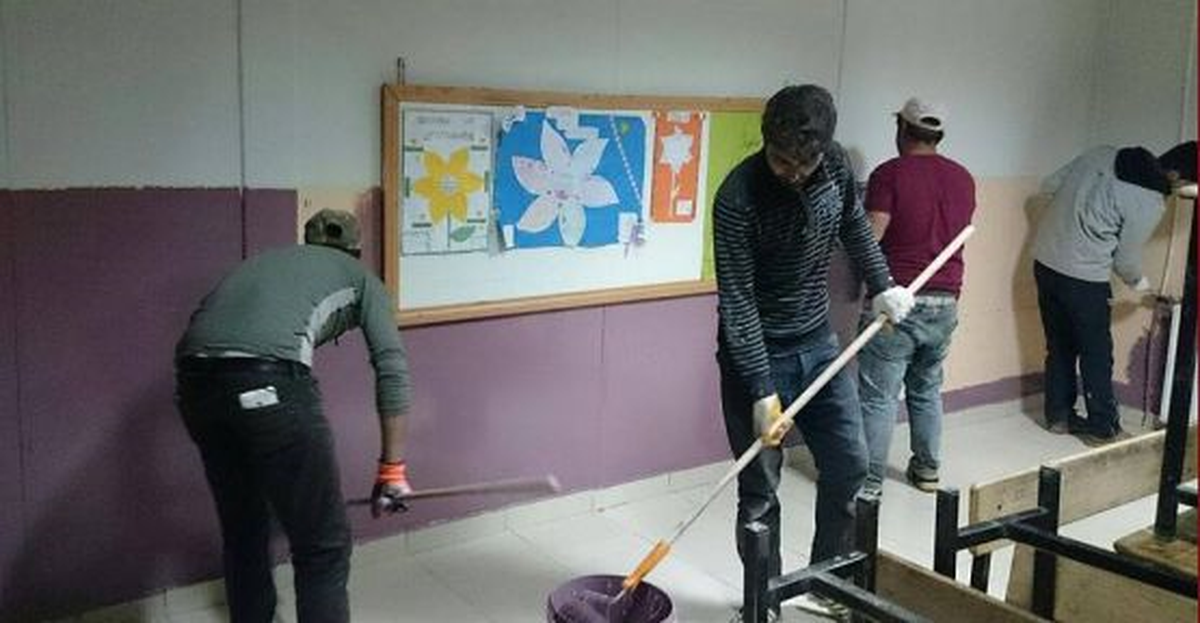 Okullarını El Birliğiyle Onardılar