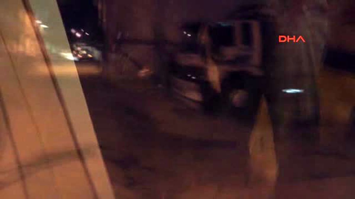 Polisi Görünce Uyuşturucuyu Sobada Yakmak Istedi