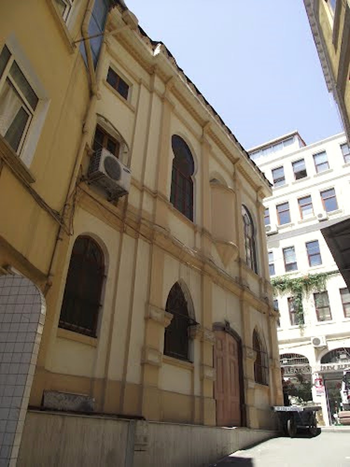 Şahsuvar Bey Camisi Yeniden İbadete Açılıyor