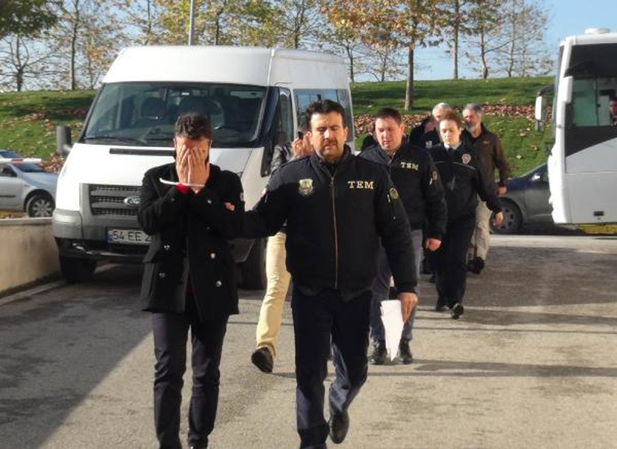 Sakarya\'da PKK ve Fetö Operasyonu: 12 Kişi Adliyede