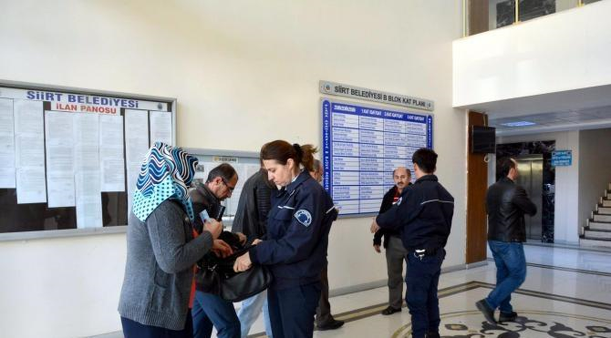 Siirt\'te Belediye Başkanlığına Kayyum Olarak Atanan Vali Yardımcısı Göreve Başladı (2)