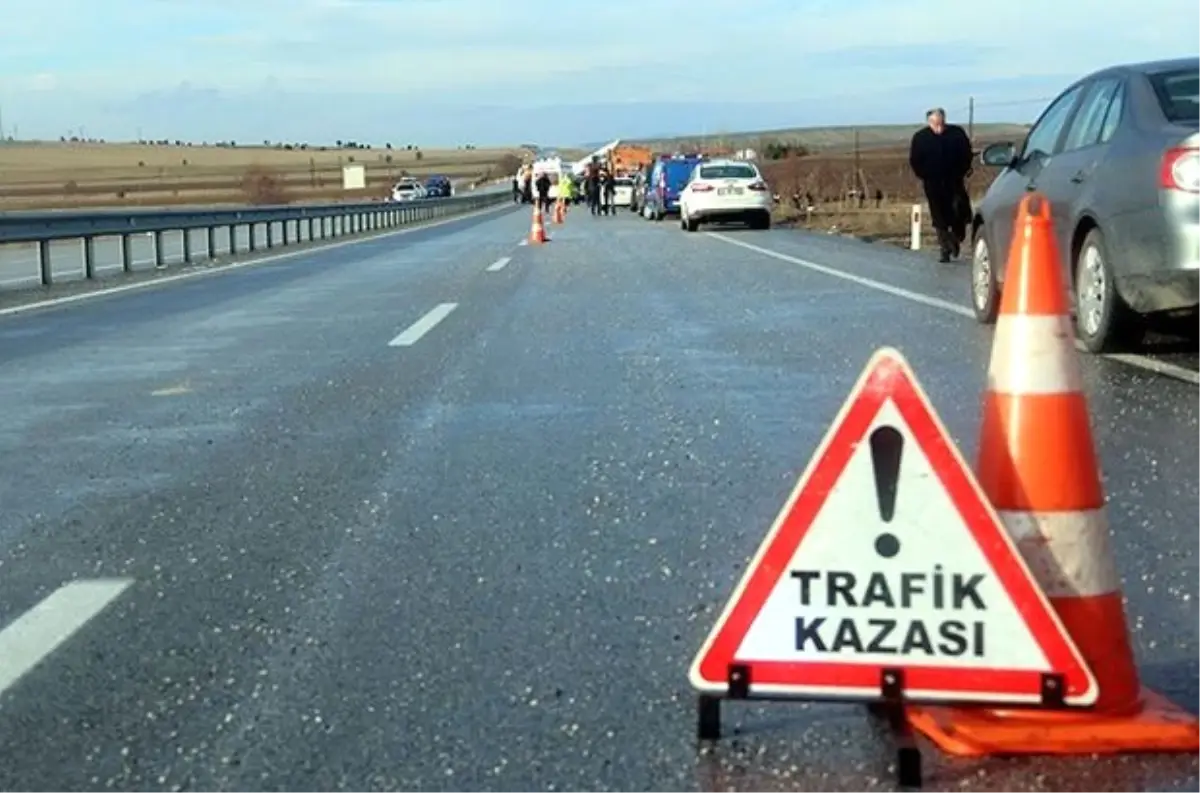 Tekirdağ\'da Trafik Kazası: 3 Yaralı