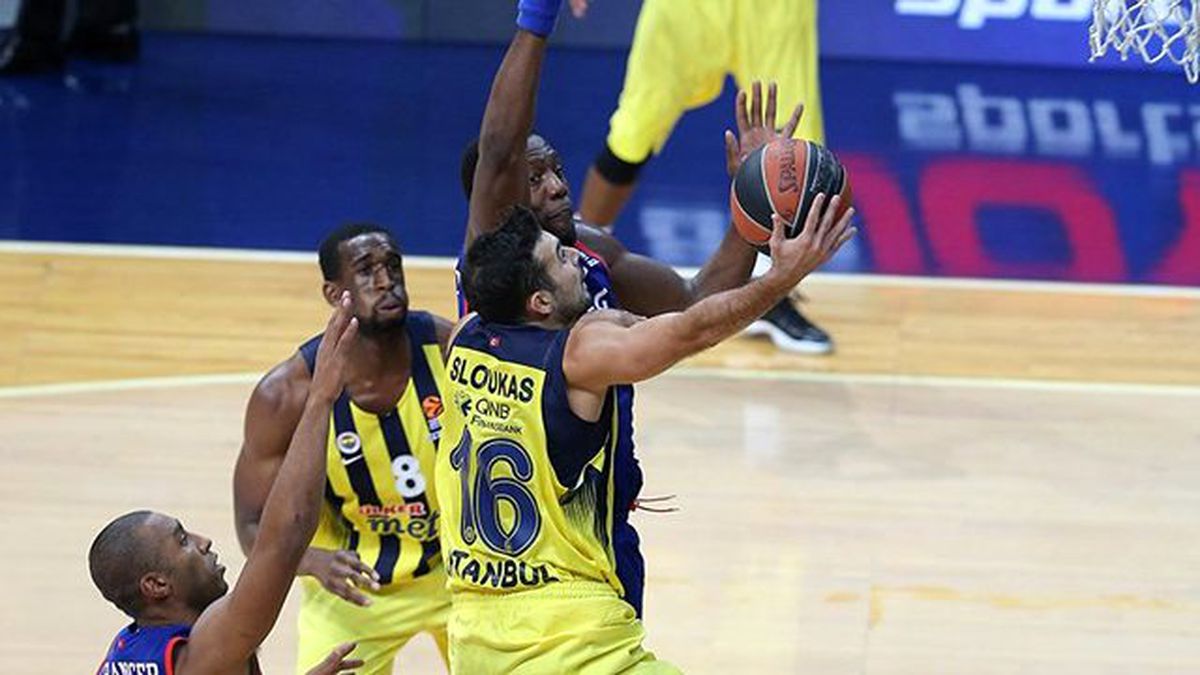 THY Euroelague'de Fenerbahçe, Anadolu Efes'i 88-80 Yendi