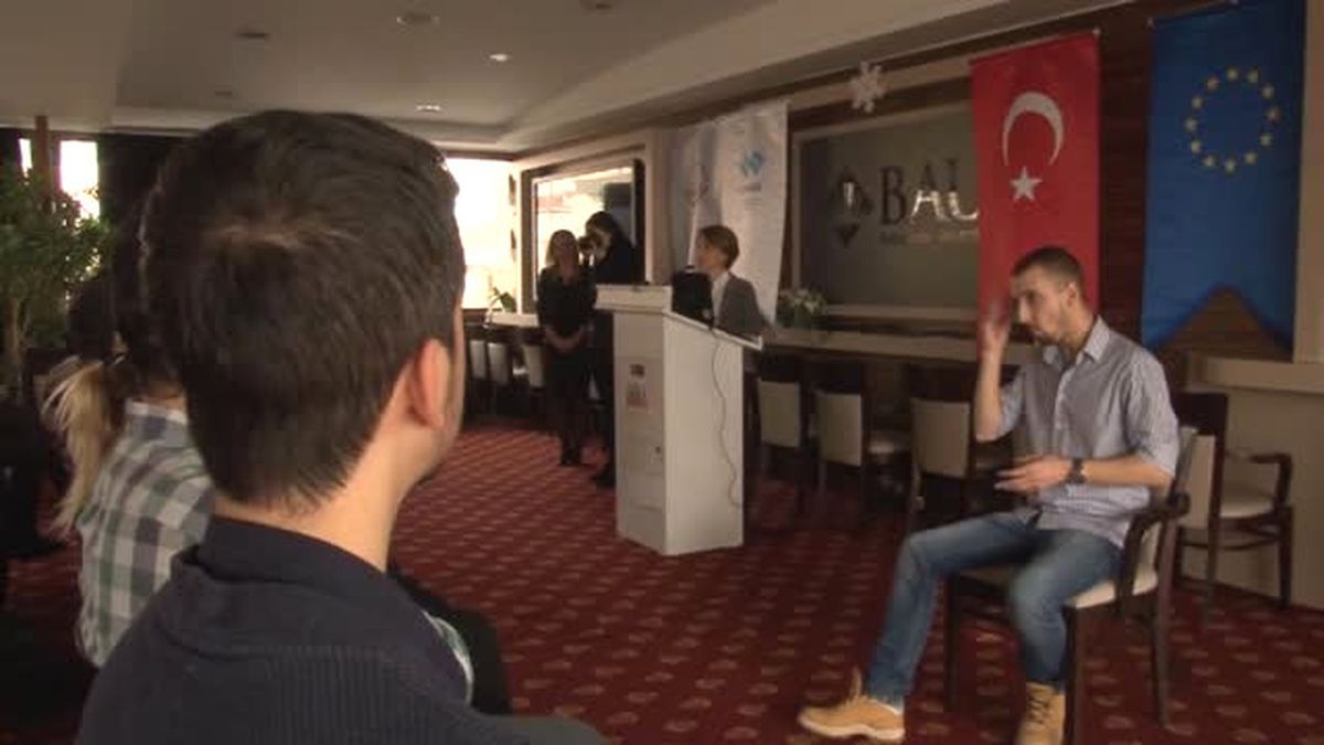 Türk Işaret Dili Akıllı Cihazlar Ile Herkese Ulaşacak