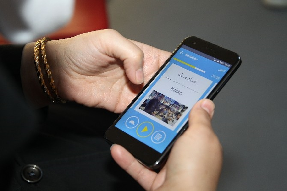 Turkcell \'Merhaba Umut\' Uygulaması ile 1 Ayda 130 Bin Suriyeliye Ulaştı