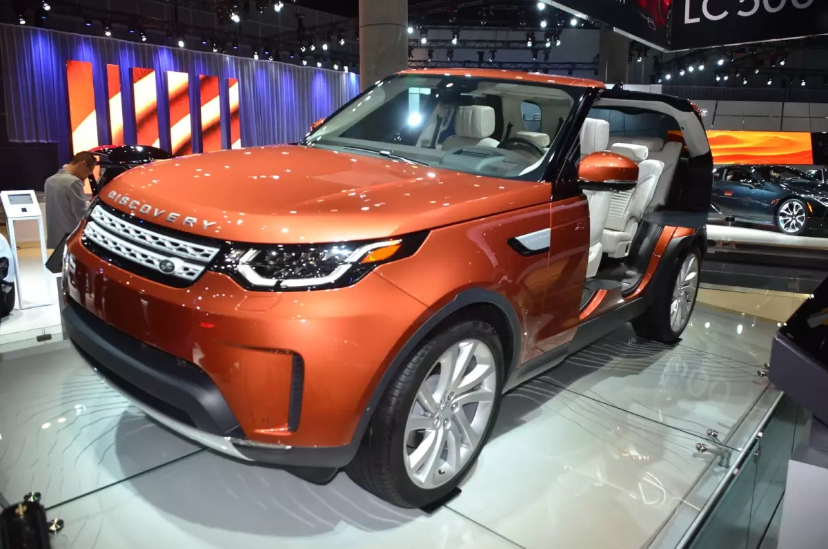 Yeni Land Rover Discovery Los Angeles\'da Sahne Aldı