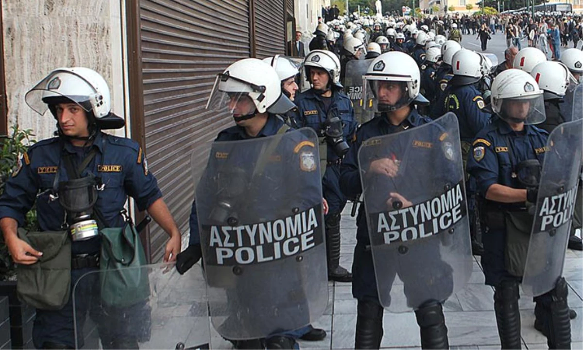 Yunanistan\'da 17 Kasım Gösterileri