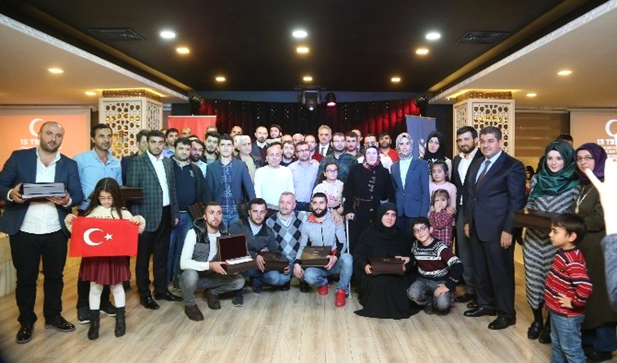 15 Temmuz Şehit Aileleri ve Gazileri Esenler\'deki Programda Bir Araya Geldi
