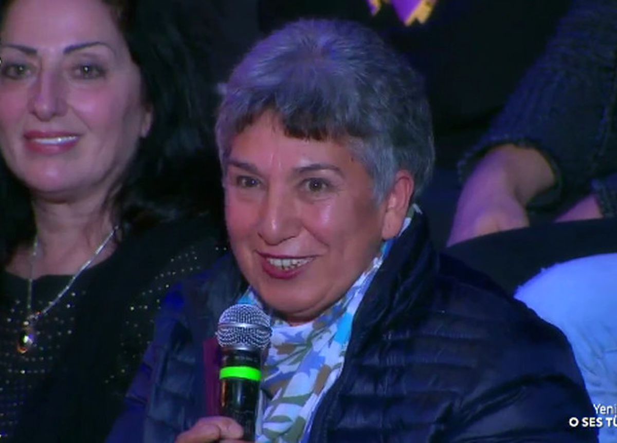 Acun Ilıcalı\'nın Teyzesi O Ses Türkiye Stüdyosunda!