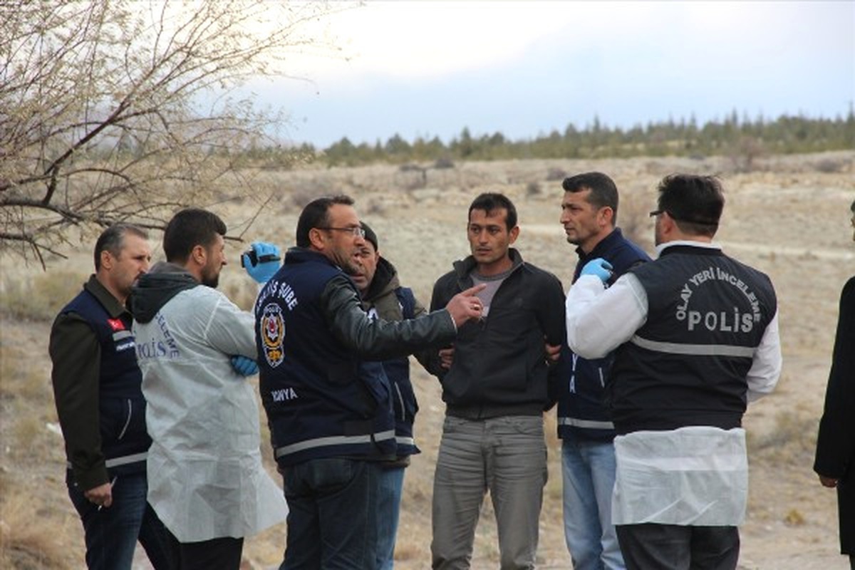 Ahlaksız Teklifte Bulunan Arkadaşını Öldürüp, Cesedini Yakmışlar