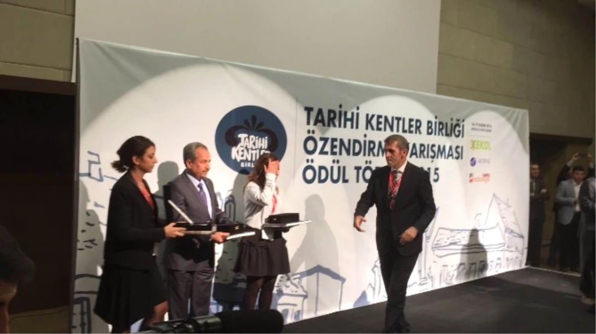 Akşehir Belediyesi\'ne Tarihi Kentler Birliği Başarı Ödülü
