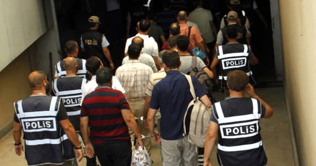 Antalya\'da Fetö/pdy Operasyonu: 22 Tutuklama